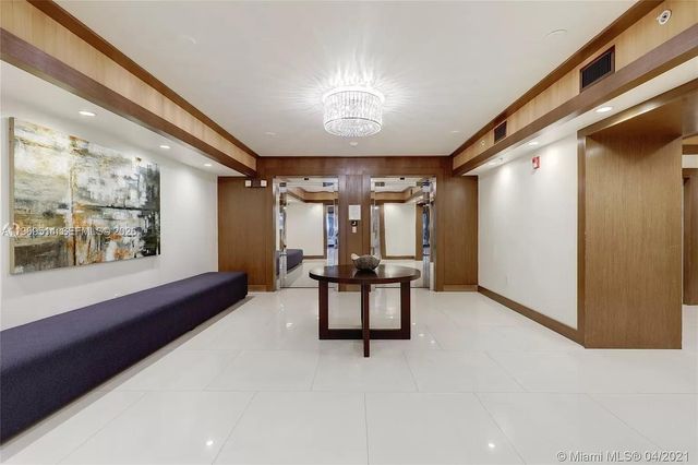 3530 SW 22nd St 607, Miami, FL 33145