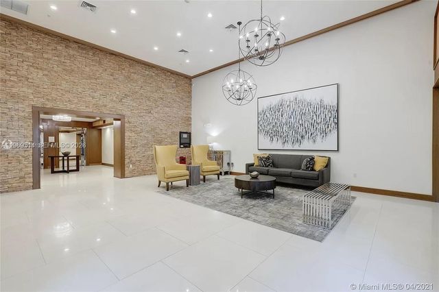 3530 SW 22nd St 607, Miami, FL 33145