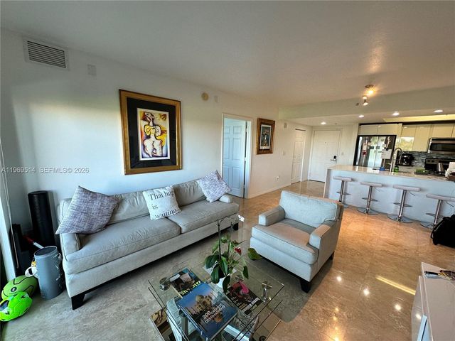 3530 SW 22nd St 607, Miami, FL 33145