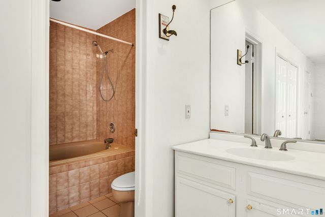 22 Dora Street D, Stamford, CT 06902