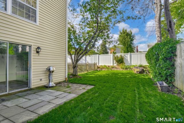 22 Dora Street D, Stamford, CT 06902