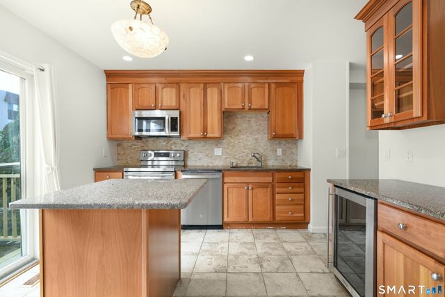 22 Dora Street D, Stamford, CT 06902