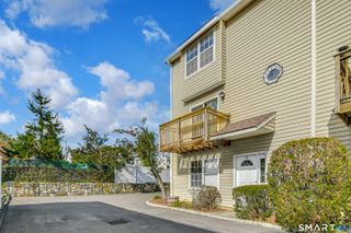 22 Dora Street D, Stamford, CT 06902