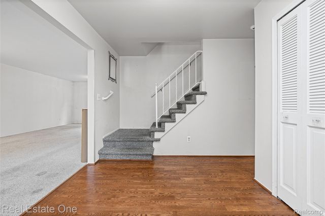 31917 Olde Franklin Drive, Farmington Hills, MI 48334