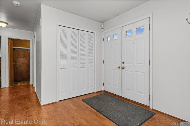 31917 Olde Franklin Drive, Farmington Hills, MI 48334