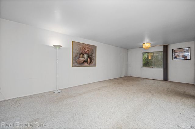 31917 Olde Franklin Drive, Farmington Hills, MI 48334