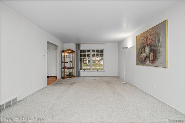 31917 Olde Franklin Drive, Farmington Hills, MI 48334