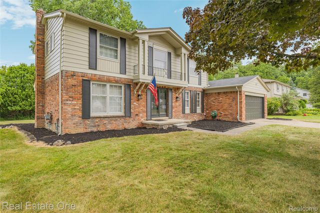 31917 Olde Franklin Drive, Farmington Hills, MI 48334