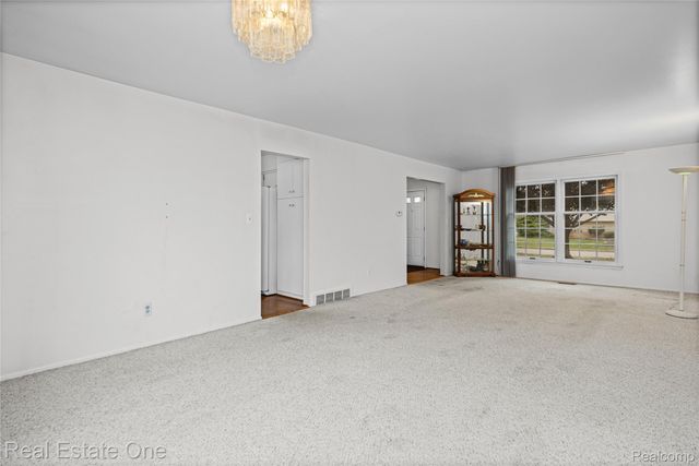 31917 Olde Franklin Drive, Farmington Hills, MI 48334