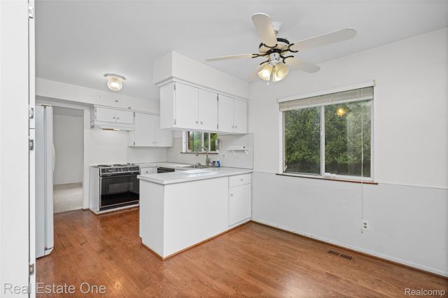 31917 Olde Franklin Drive, Farmington Hills, MI 48334