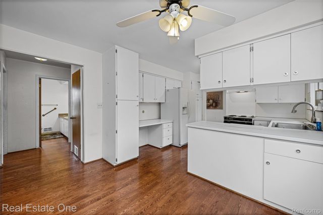 31917 Olde Franklin Drive, Farmington Hills, MI 48334