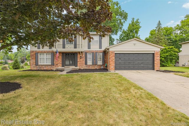 31917 Olde Franklin Drive, Farmington Hills, MI 48334