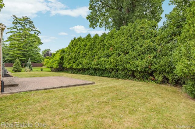 31917 Olde Franklin Drive, Farmington Hills, MI 48334