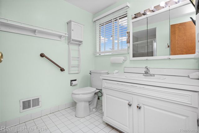 31917 Olde Franklin Drive, Farmington Hills, MI 48334