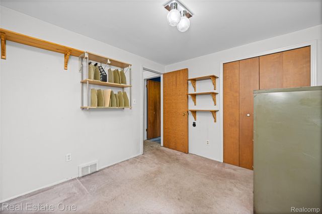 31917 Olde Franklin Drive, Farmington Hills, MI 48334