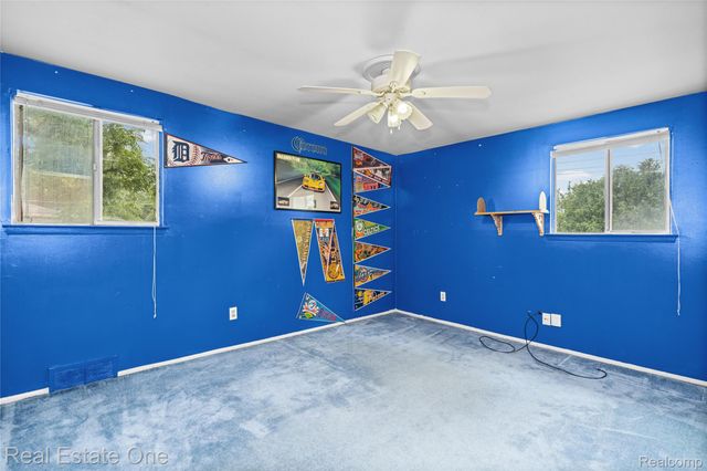 31917 Olde Franklin Drive, Farmington Hills, MI 48334