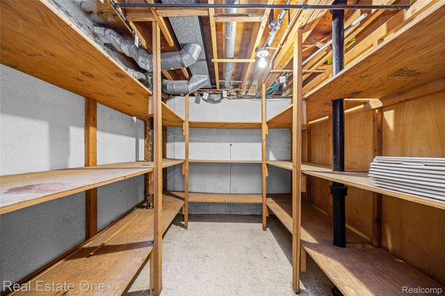 31917 Olde Franklin Drive, Farmington Hills, MI 48334