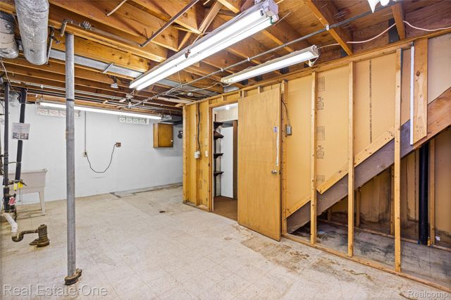 31917 Olde Franklin Drive, Farmington Hills, MI 48334