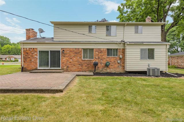 31917 Olde Franklin Drive, Farmington Hills, MI 48334