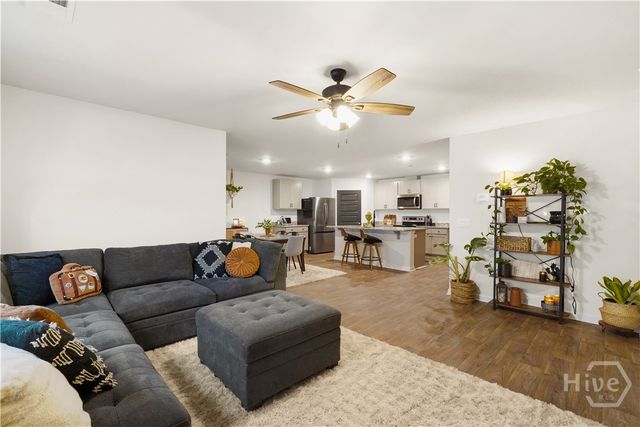 394 Coconut Drive, Bloomingdale, GA 31302