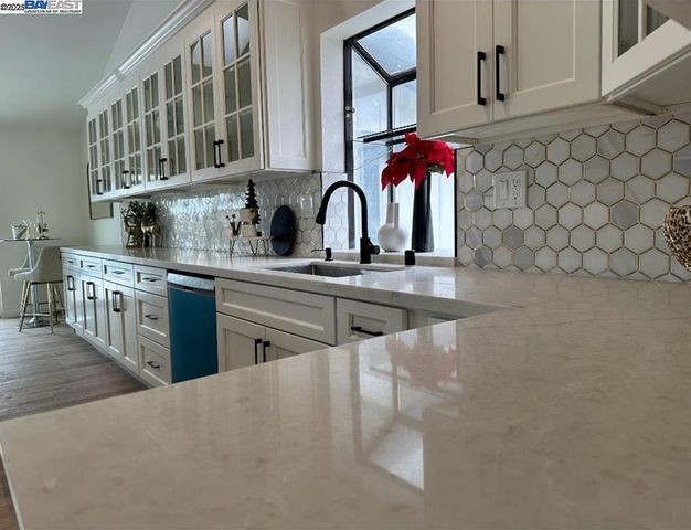 5653 Drakes Drive, Discovery Bay, CA 94505