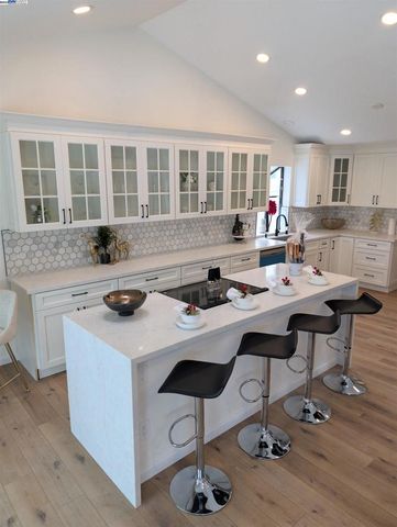 5653 Drakes Drive, Discovery Bay, CA 94505