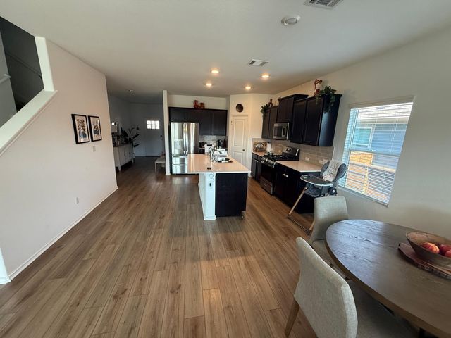 380 Mendoza, Kyle, TX 78640