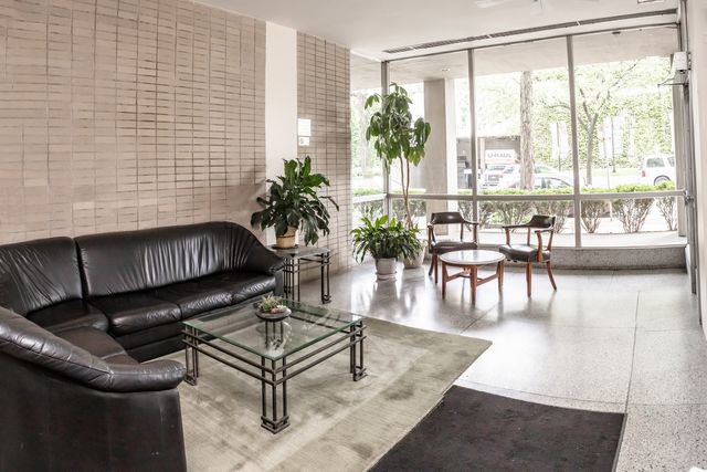 5050 S East End Avenue 7D, Chicago, IL 60615
