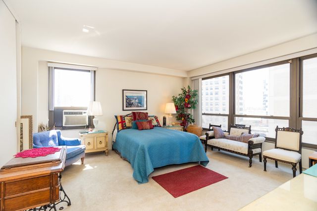 5050 S East End Avenue 7D, Chicago, IL 60615