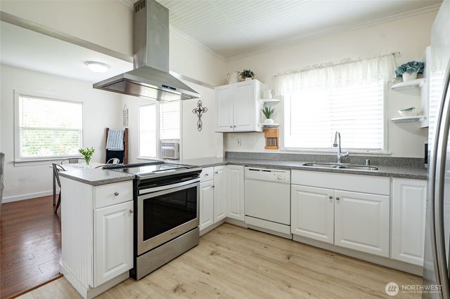 2411 Dodd Street, Blaine, WA 98230