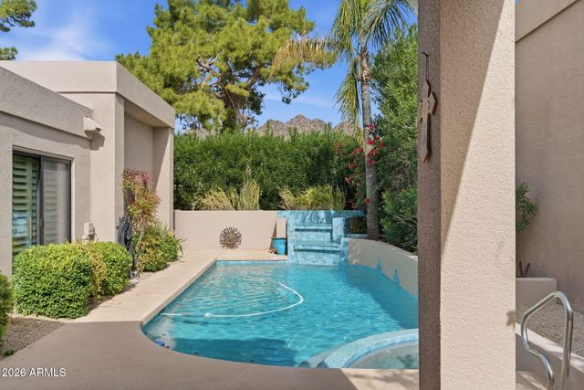 3048 E STELLA Lane, Phoenix, AZ 85016