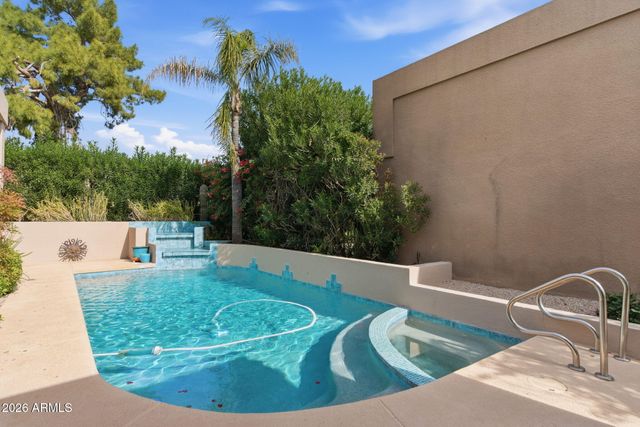 3048 E STELLA Lane, Phoenix, AZ 85016