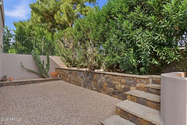 3048 E STELLA Lane, Phoenix, AZ 85016