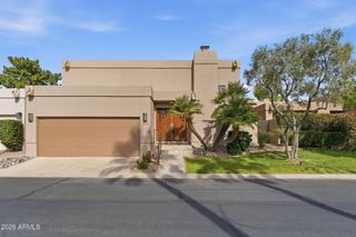 3048 E STELLA Lane, Phoenix, AZ 85016