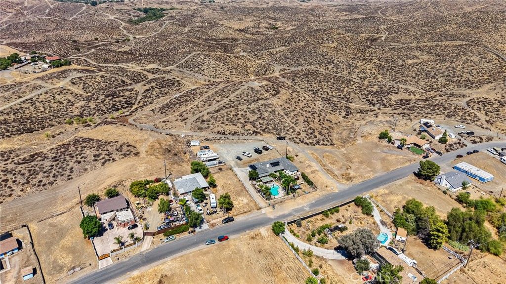 23000 Surfside Court, Canyon Lake, CA 92587 — photo 2