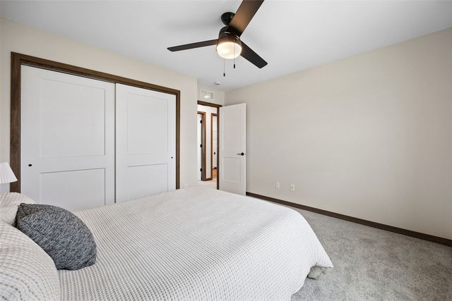 160 Bethany Loop SW A, Cedar Rapids, IA 52404