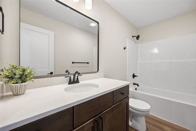 160 Bethany Loop SW A, Cedar Rapids, IA 52404