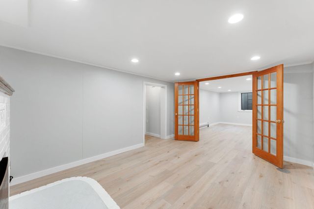 9523 10th Avenue S, Bloomington, MN 55420