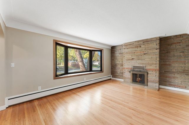 9523 10th Avenue S, Bloomington, MN 55420