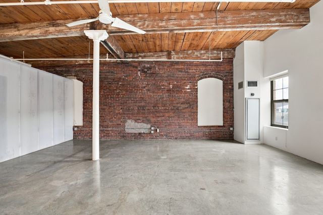 172 Middle Street 301, Lowell, MA 01852