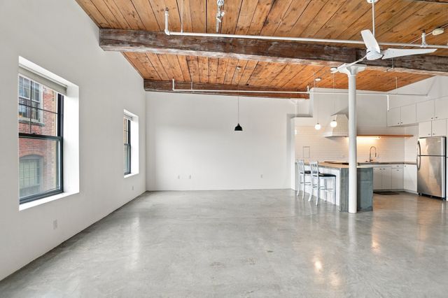 172 Middle Street 301, Lowell, MA 01852