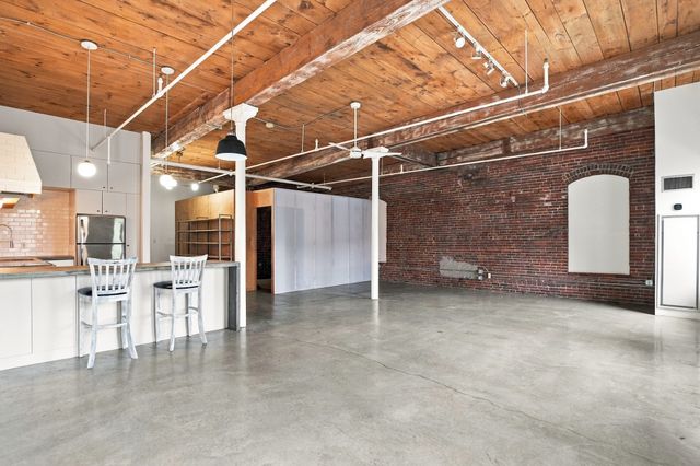 172 Middle Street 301, Lowell, MA 01852