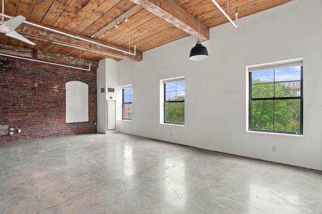 172 Middle Street 301, Lowell, MA 01852