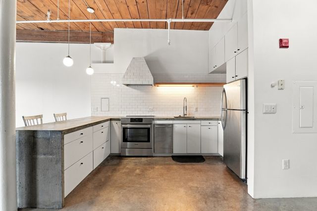 172 Middle Street 301, Lowell, MA 01852