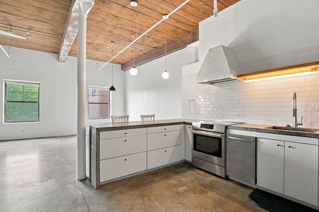 172 Middle Street 301, Lowell, MA 01852