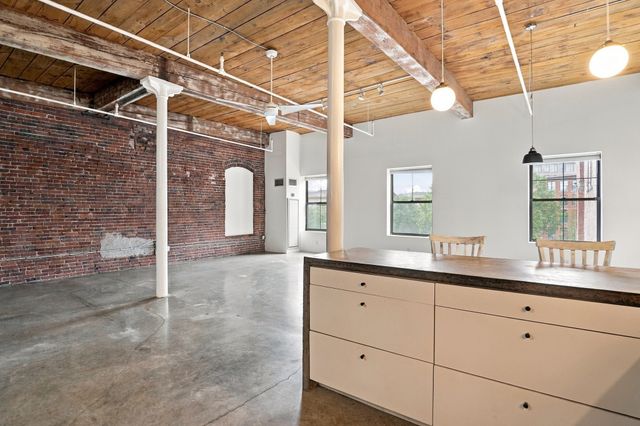 172 Middle Street 301, Lowell, MA 01852