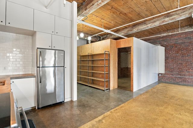 172 Middle Street 301, Lowell, MA 01852