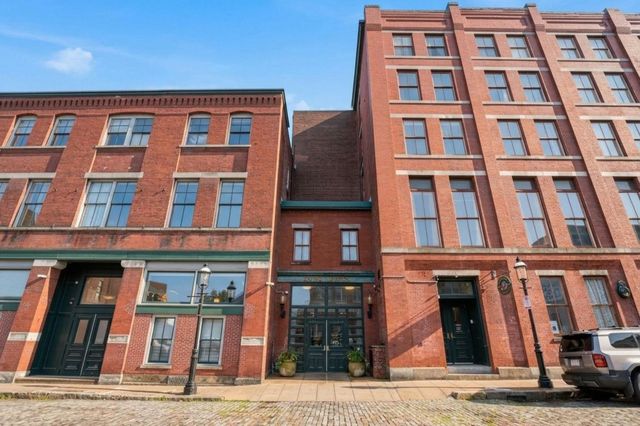 172 Middle Street 301, Lowell, MA 01852