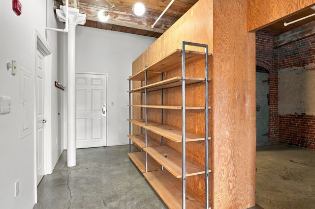 172 Middle Street 301, Lowell, MA 01852