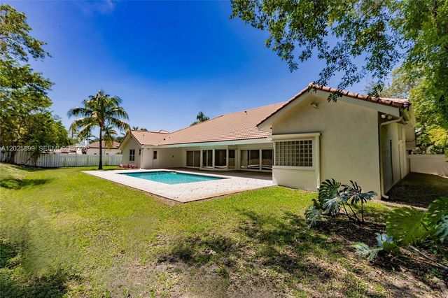 9818 SW 111th Ter, Miami, FL 33176